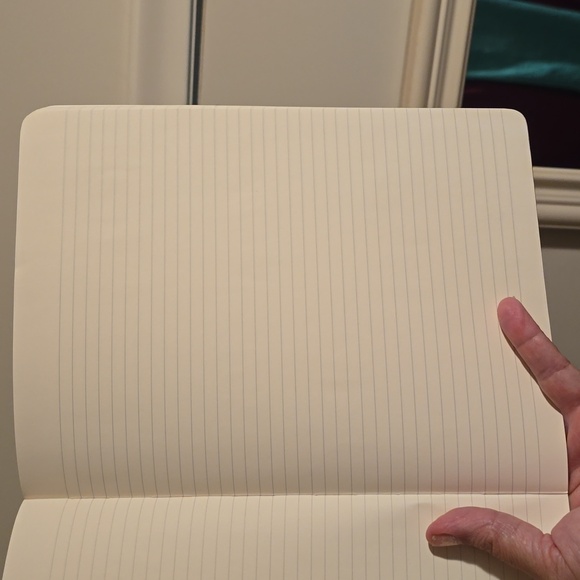 Pack of 5 XL Classic Moleskine soft cover notebook, 9 3/4 x 7 1/2 inch size - Picture 4 of 6